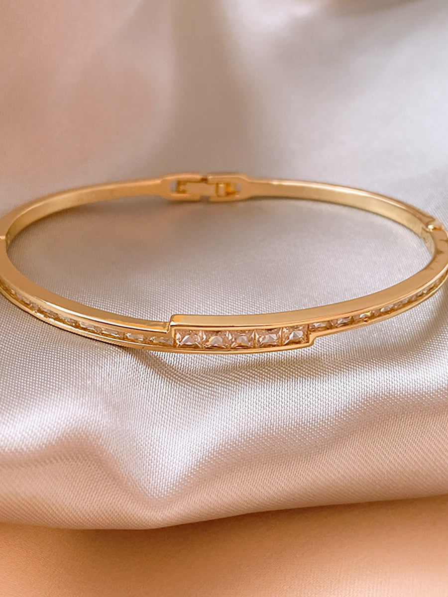 Gold-Plated Zircon Inlaid Clasp Bangle MBS0130