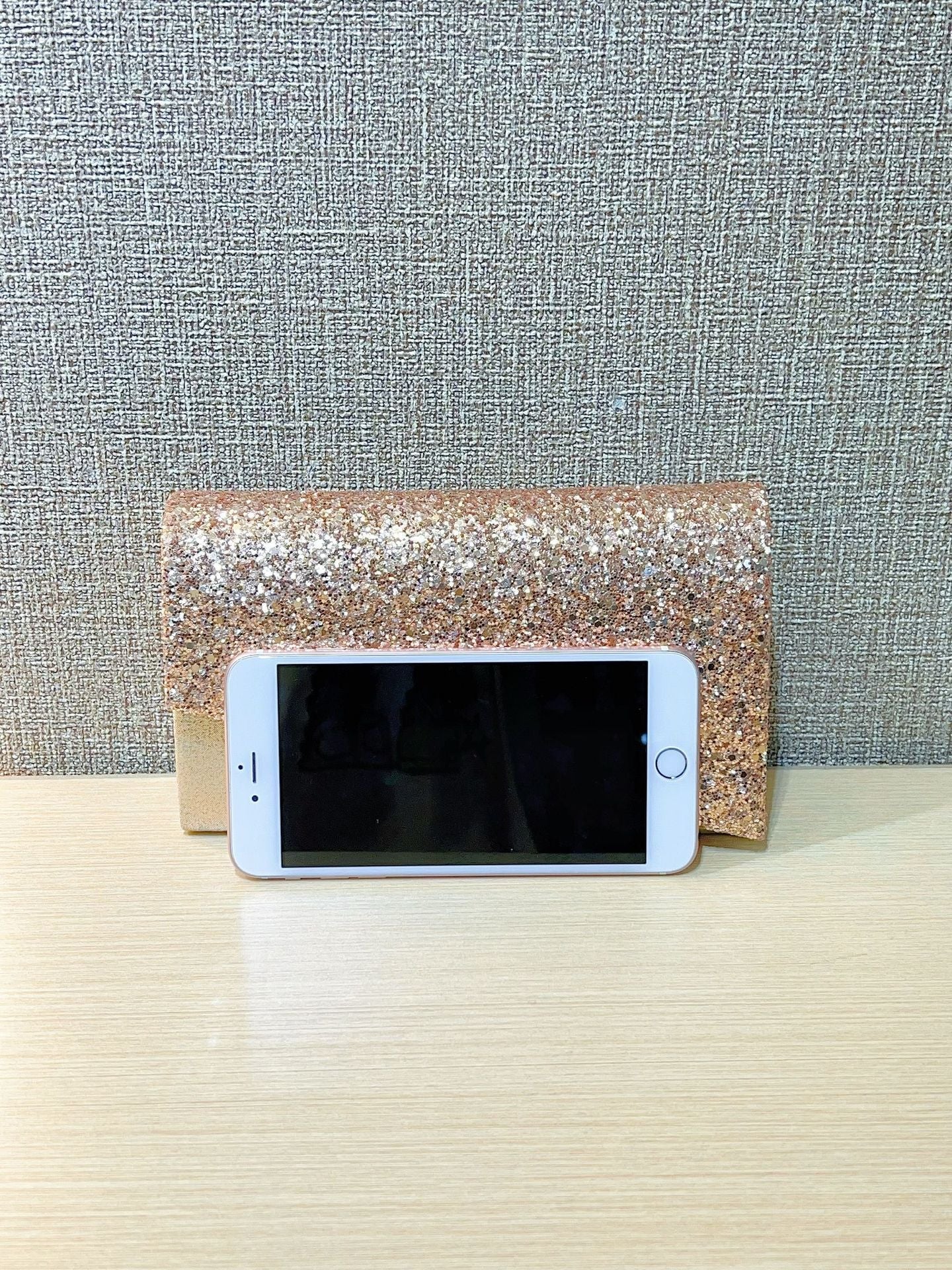 V-Shaped Metal Glitter Clutch MNBF135