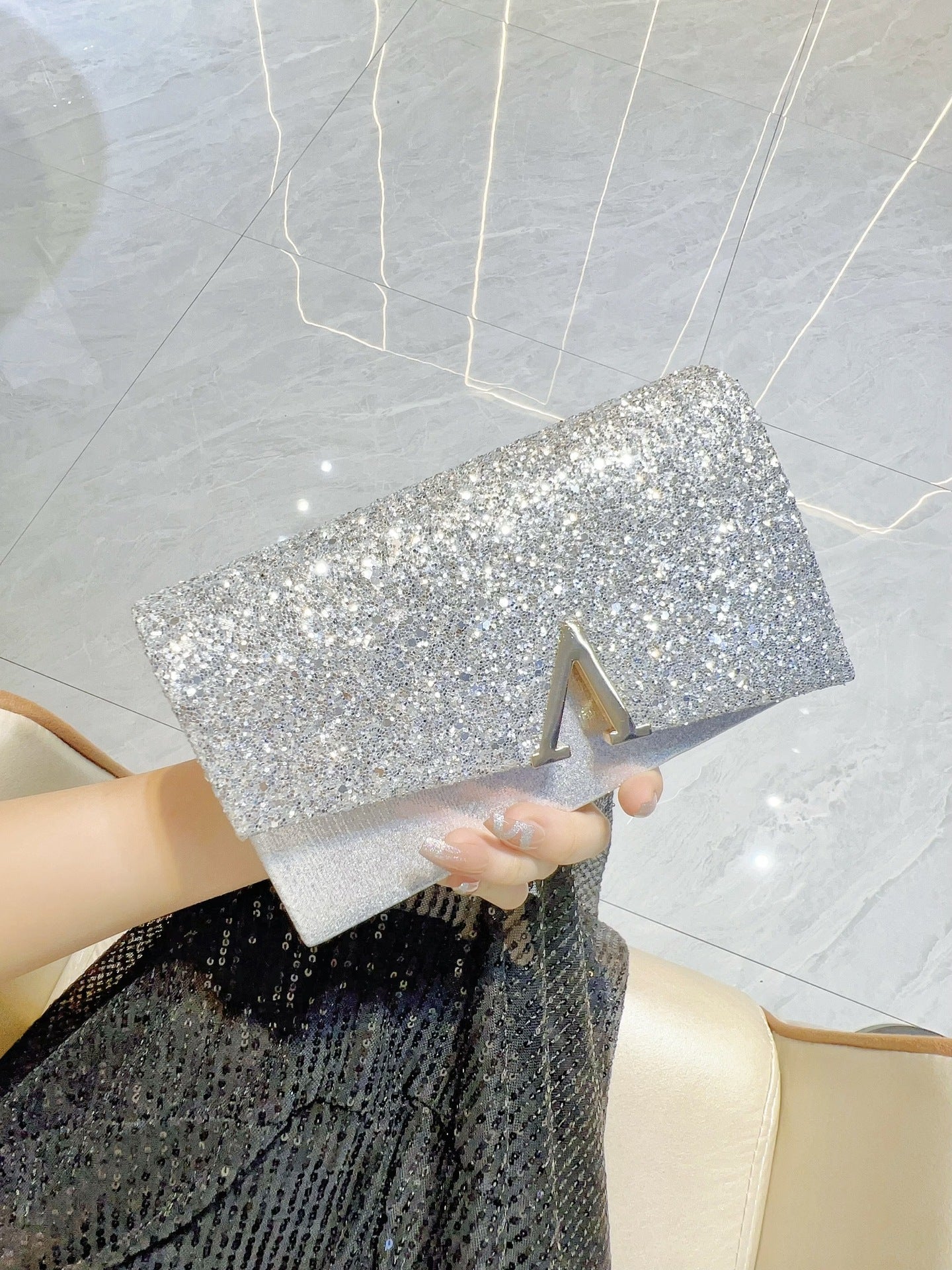 V-Shaped Metal Glitter Clutch MNBF135