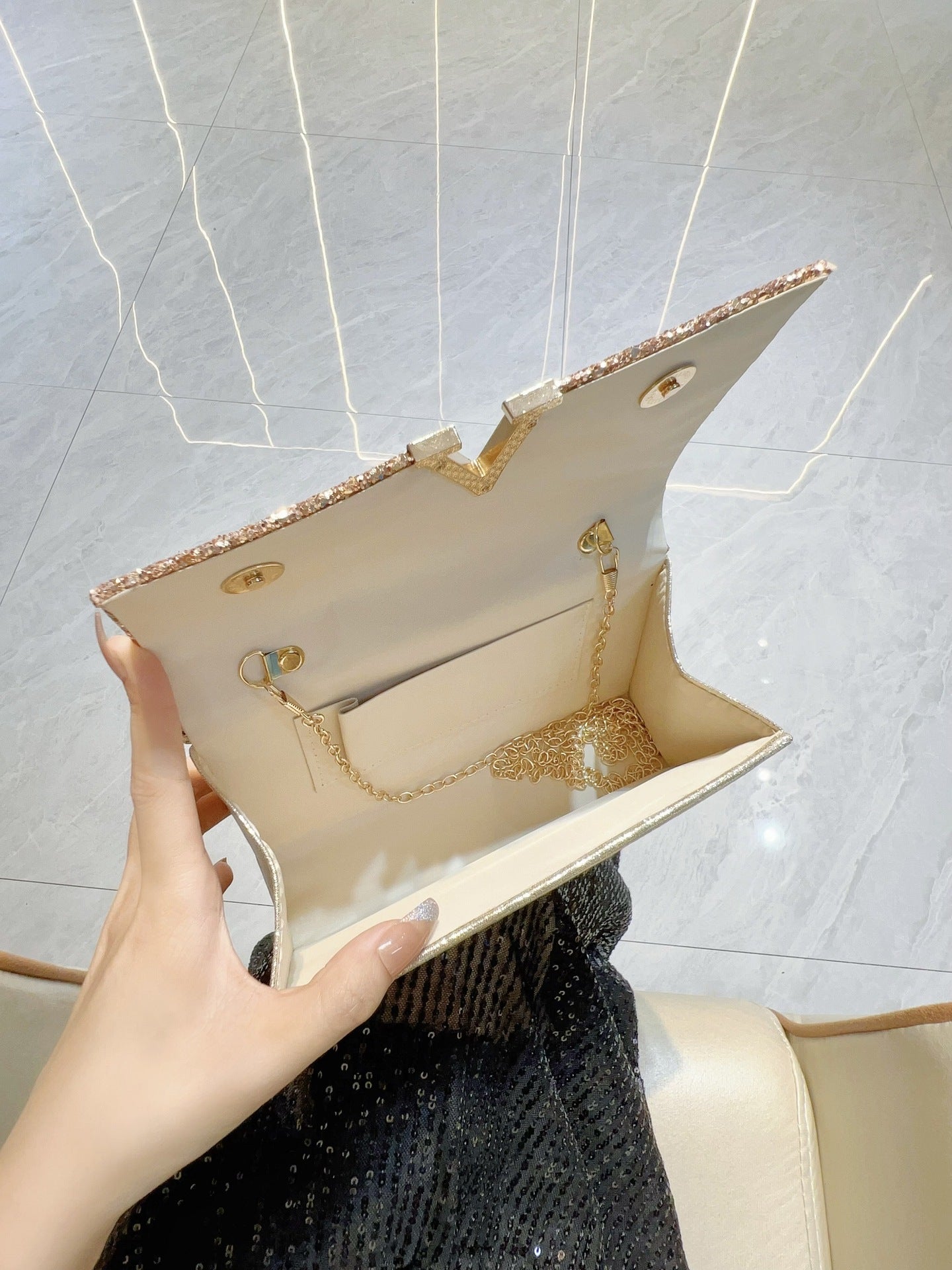 V-Shaped Metal Glitter Clutch MNBF135